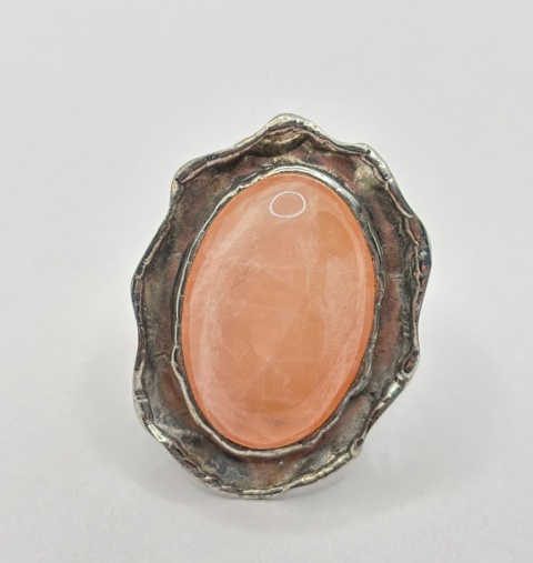 Pierścionek z kwarcem różowym