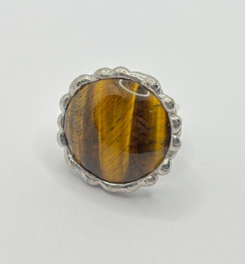 Pierścionek z tygrysim okiem