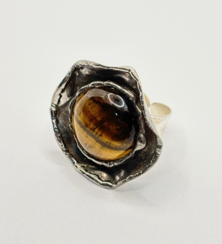 Pierścionek z tygrysim okiem