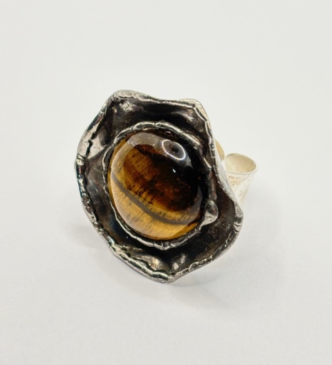 Pierścionek z tygrysim okiem
