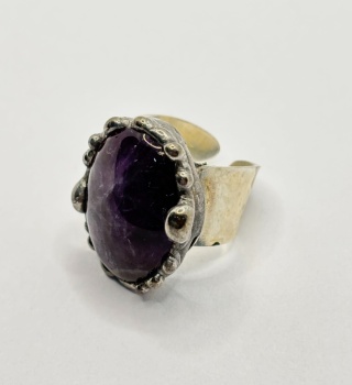 Pierśionek z ametystem