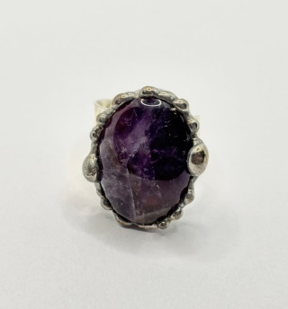 Pierśionek z ametystem