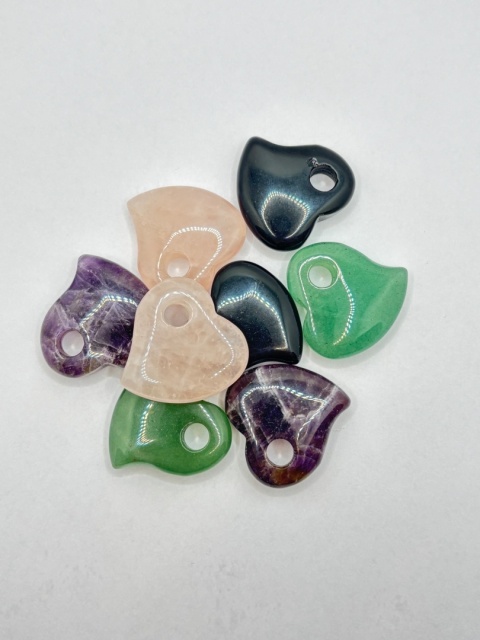 Zawieszka z kamienia wiercone