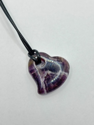 Zawieszka z kamienia wiercone