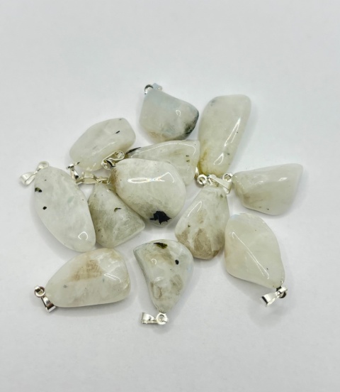 Zawieszka z kamieniem księżycowym