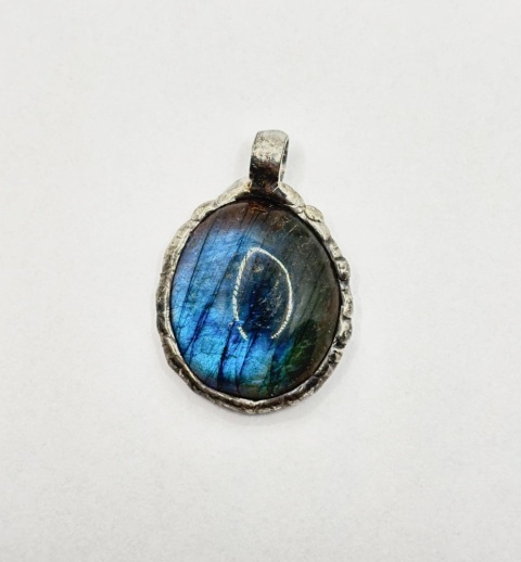 Zawieszka z labradorytem