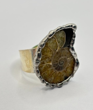 Pierścionek z amonitem