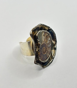 Pierścionek z amonitem