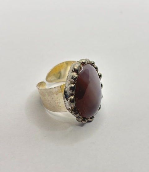 Pierścionek z chalcedonem