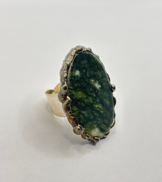 Pierścionek z jadeitem