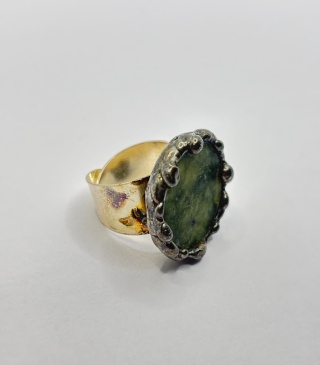 Pierścionek z jadeitem