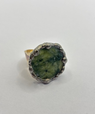 Pierścionek z jadeitem