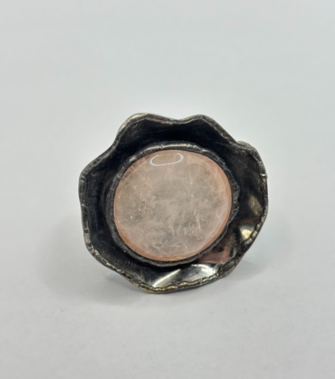 Pierścionek z kwarcem różowym