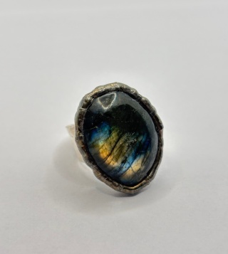 Pierścionek z labradorytem