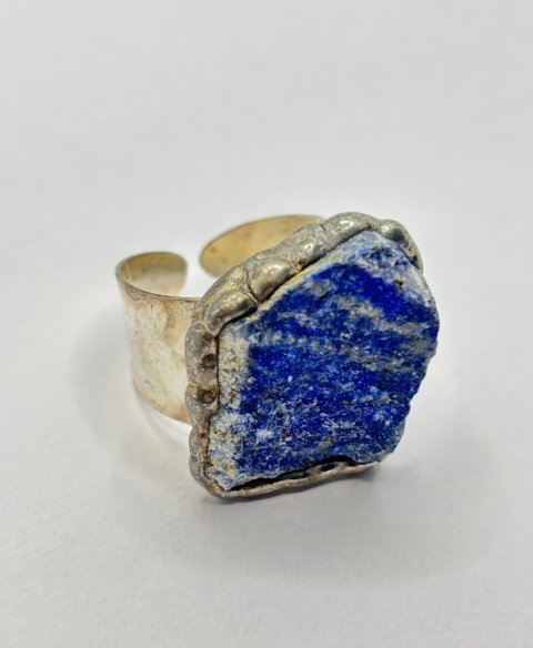 Pierścionek z lapisem lazuli