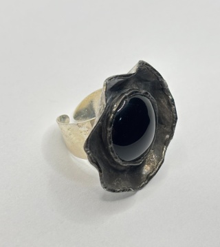 Pierścionek z onyksem