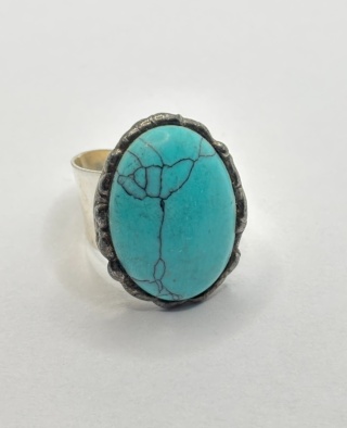 Pierścionek z turkmenitem