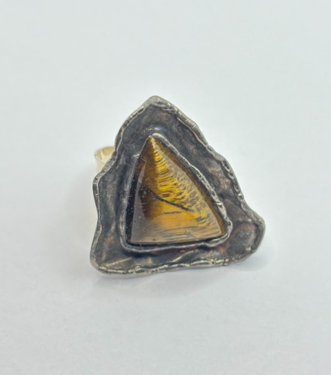 Pierścionek z tygrysim okiem