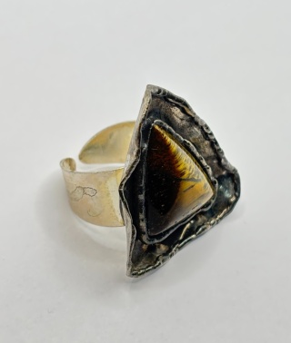 Pierścionek z tygrysim okiem