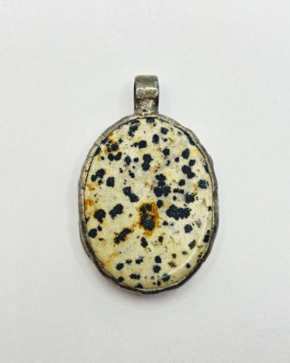 Zawieszka z jaspisem dalmatyńskim