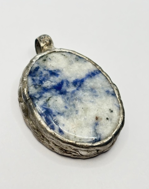 Zawieszka z kwarcem niebieskim