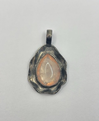 Zawieszka z kwarcem różowym