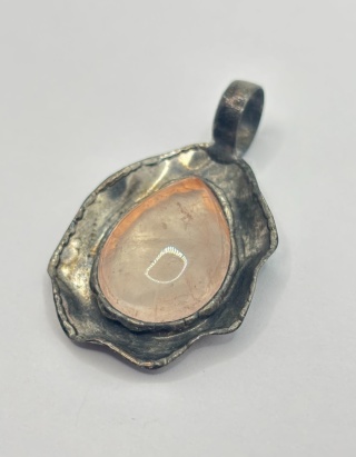 Zawieszka z kwarcem różowym