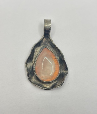 Zawieszka z kwarcem różowym