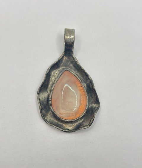 Zawieszka z kwarcem różowym