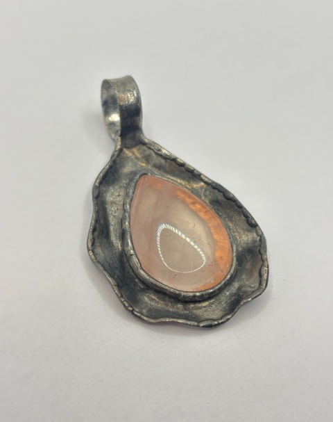 Zawieszka z kwarcem różowym