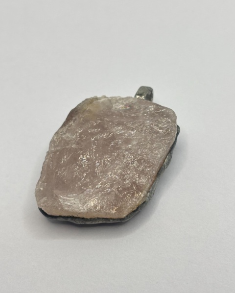 Zawieszka z kwarcem różowym