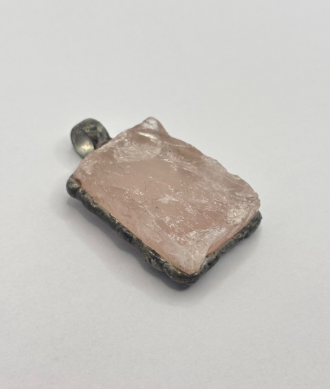 Zawieszka z kwarcem różowym