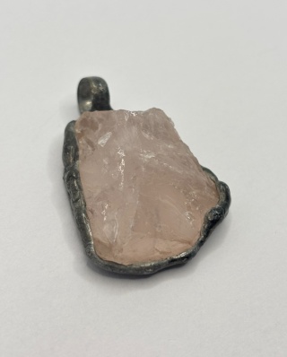 Zawieszka z kwarcem różowym