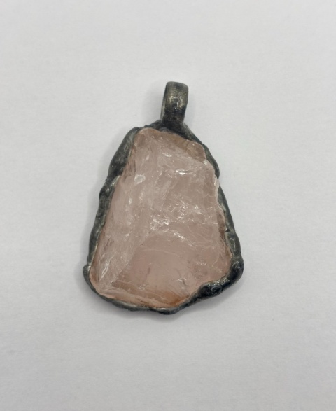 Zawieszka z kwarcem różowym