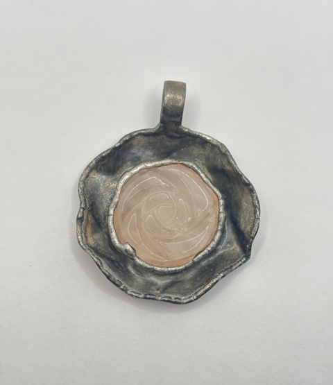 Zawieszka z kwarcem różowym